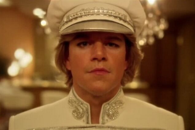 'За канделябрами'