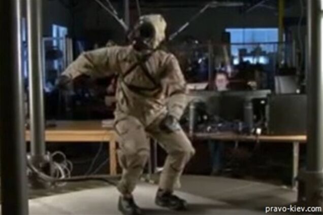 Разработан робот, умеющий потеть. Фото. Видео