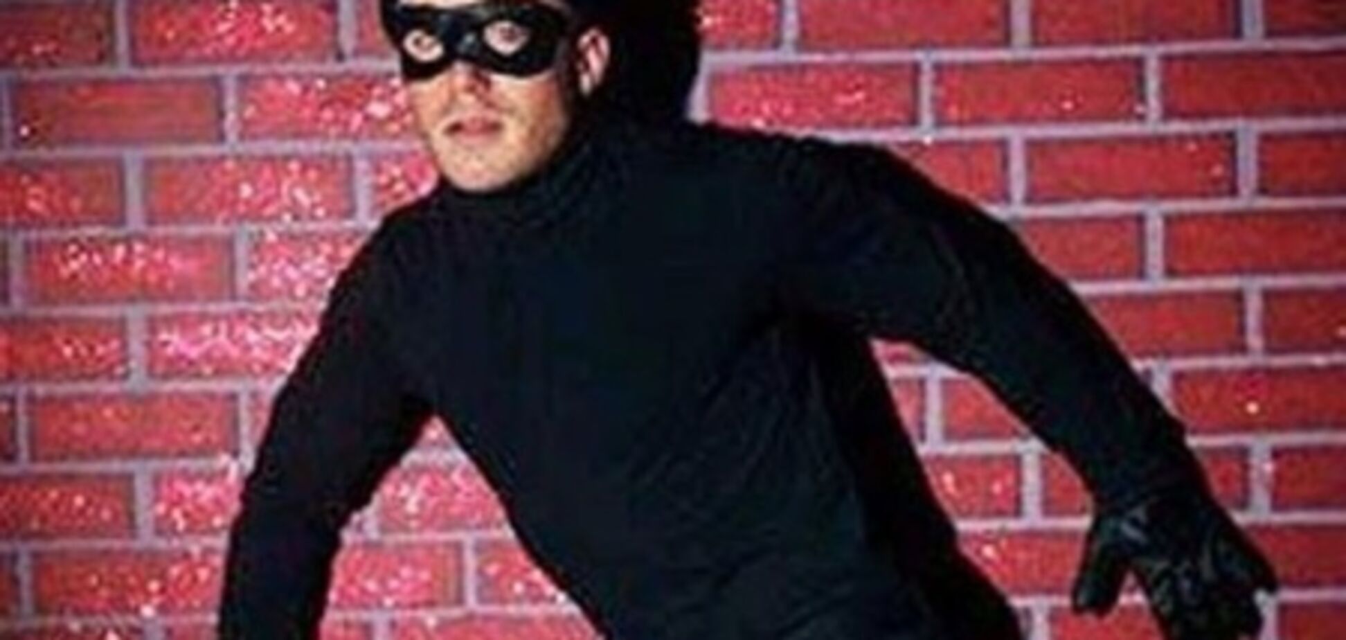 У Миколаєві грабіжник проламав стелю в ювелірній майстерні