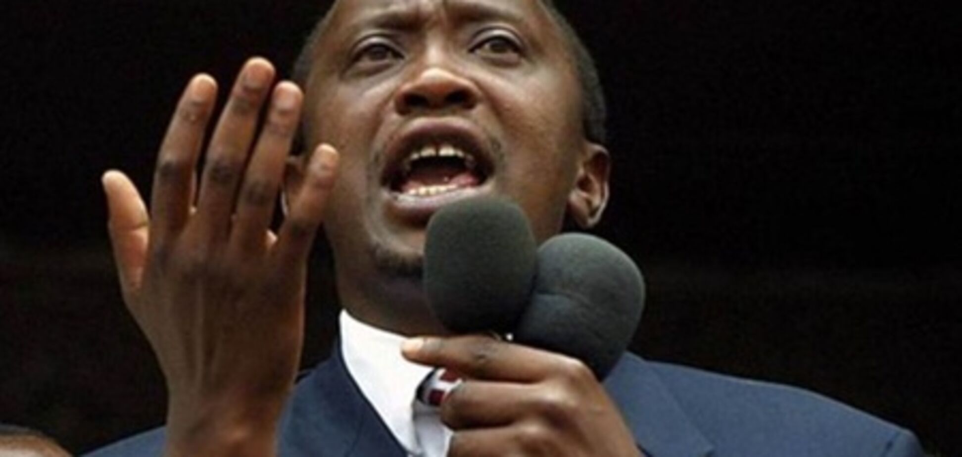 Четвертый президент Кении принял присягу