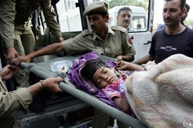 Землетрясение в Индии обвалило две школы: 25 детей ранены