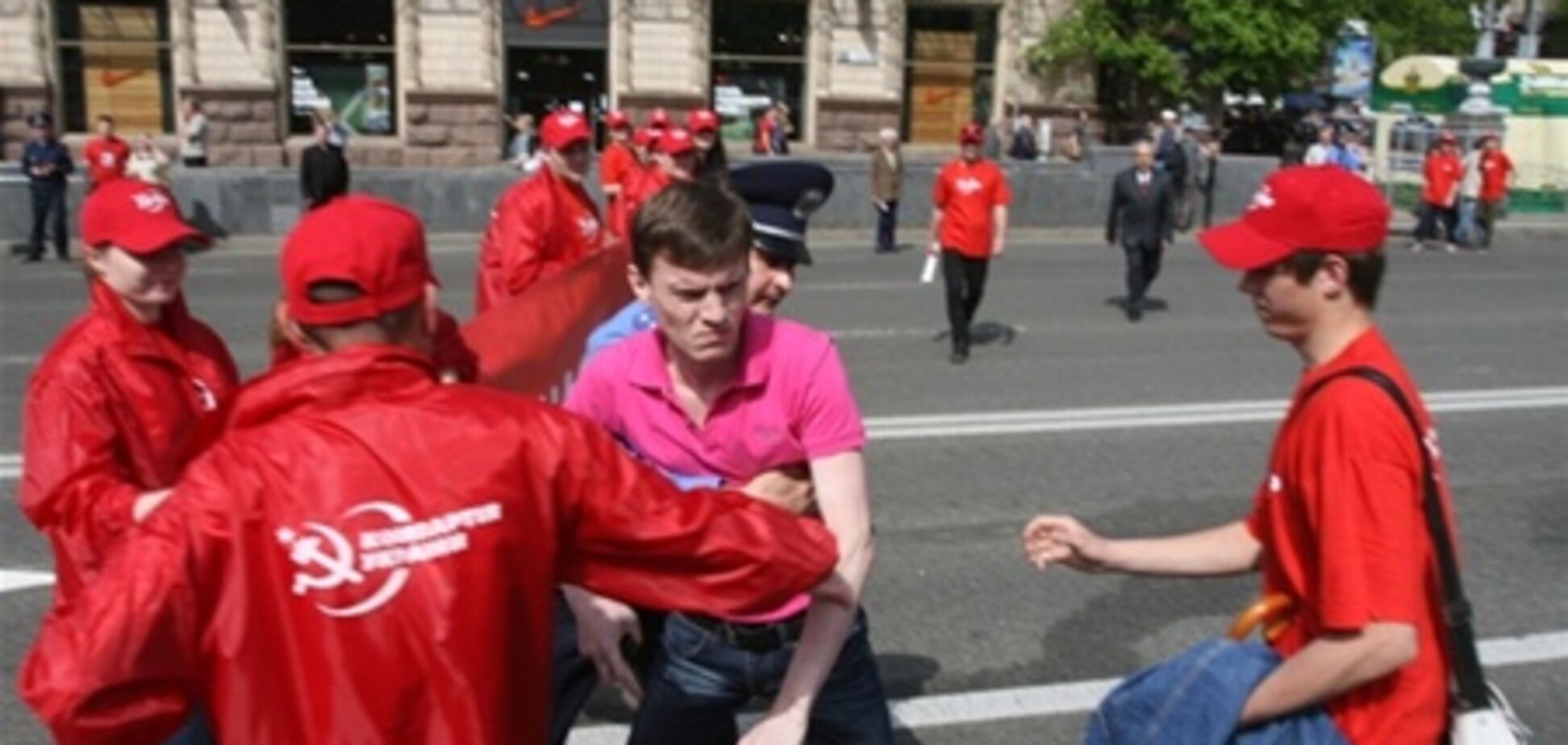 На митинге КПУ милиция задержала четырех хулиганов