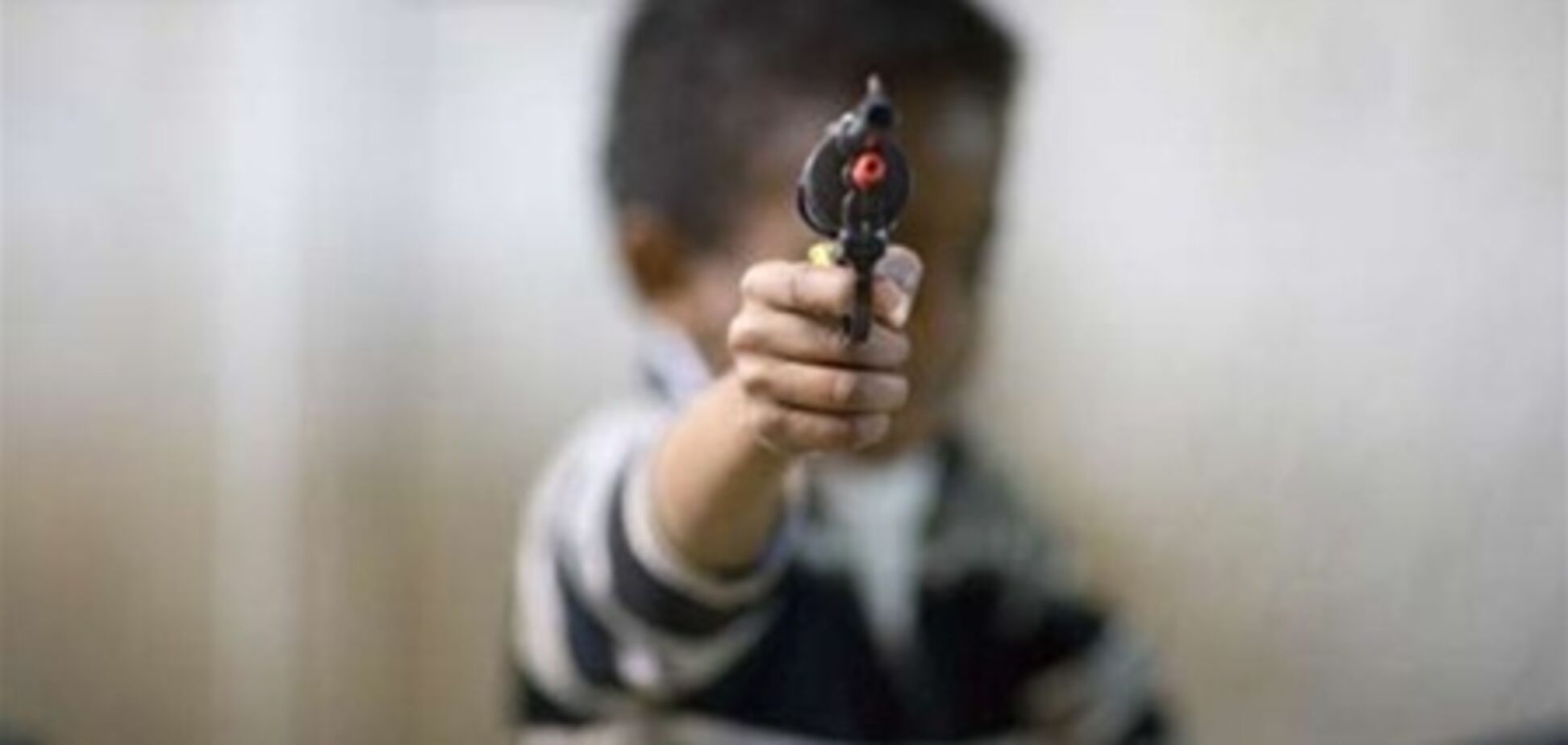 У США 5-річний хлопчик застрелив 2-річну сестру