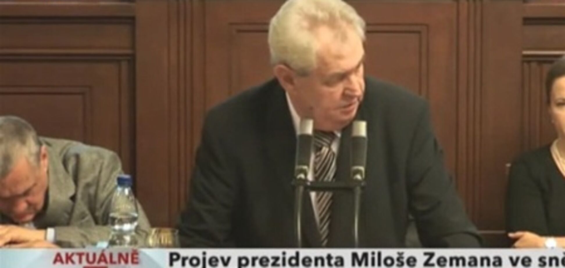 Глава чешского МИДа заснул во время выступления президента