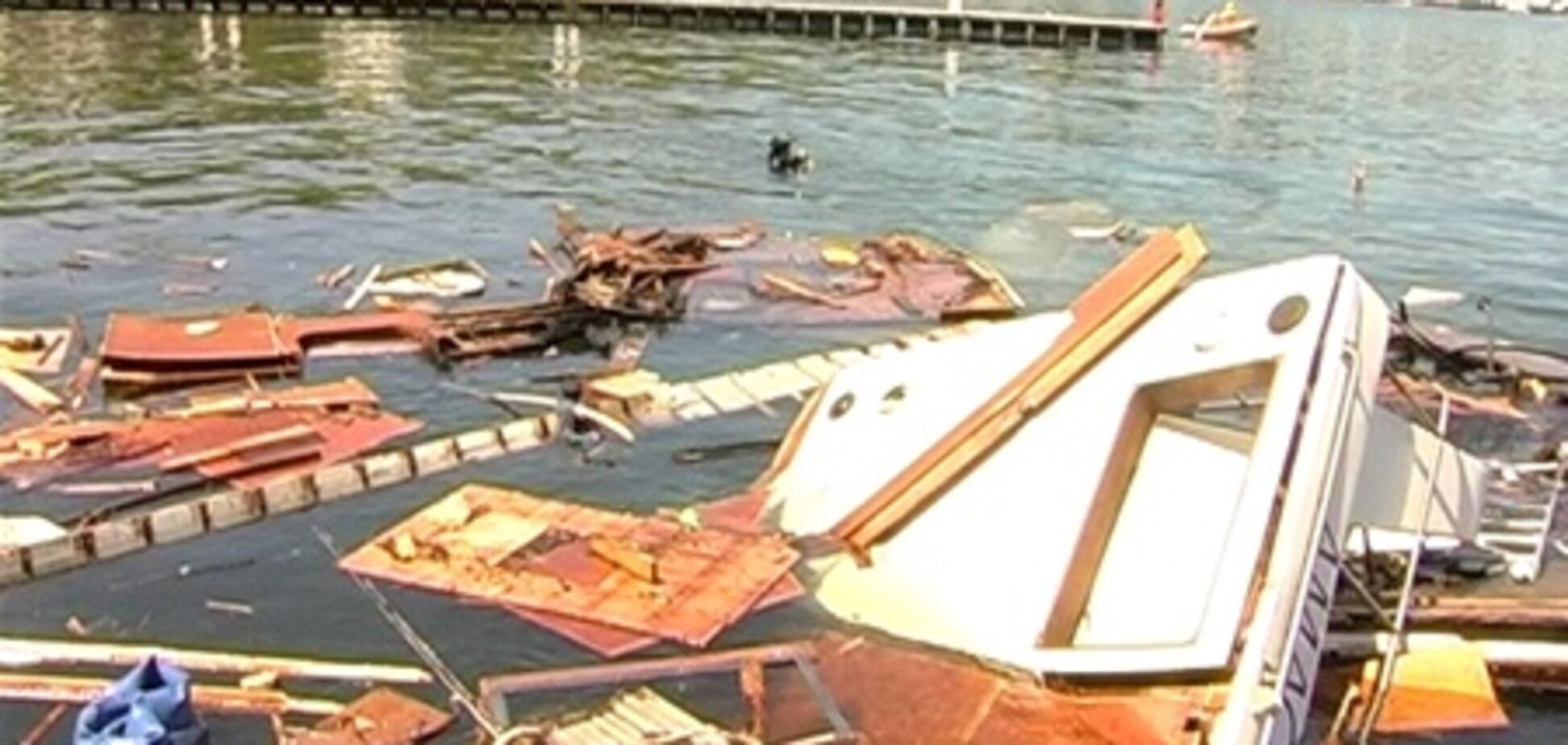 Возле одесского пляжа взорвалась яхта