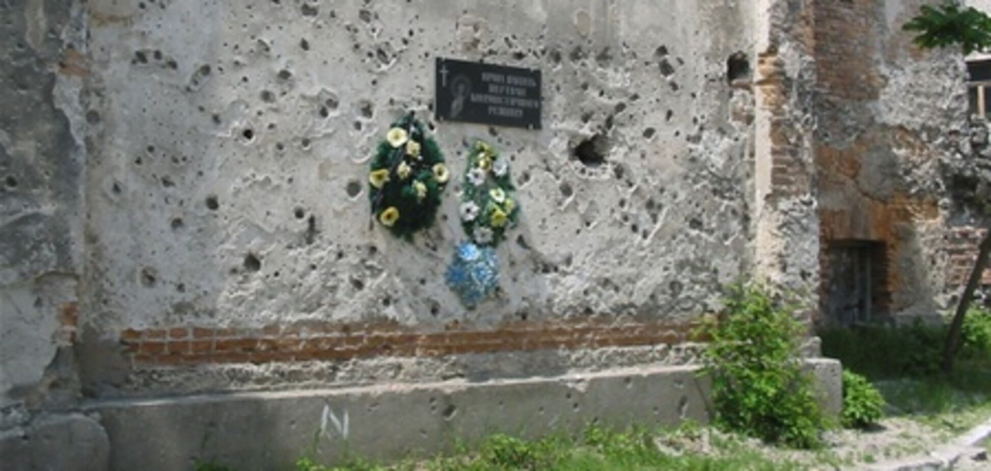 Українську діаспору обурив пам'ятник 'вбивцям НКВД' на Рівненщині