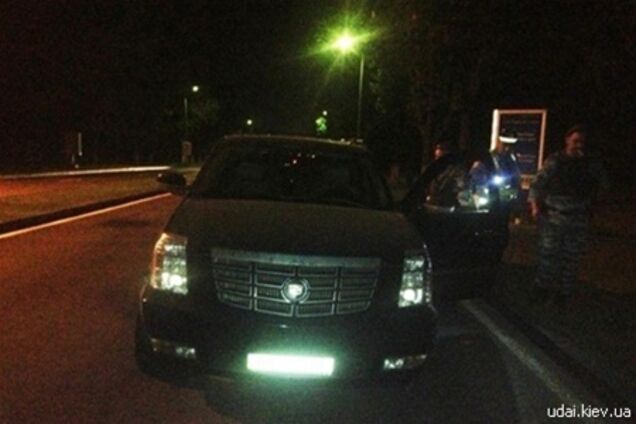 Угон 'Кадиллака' в Киеве: преступники ехали на 4-х простреленных колесах