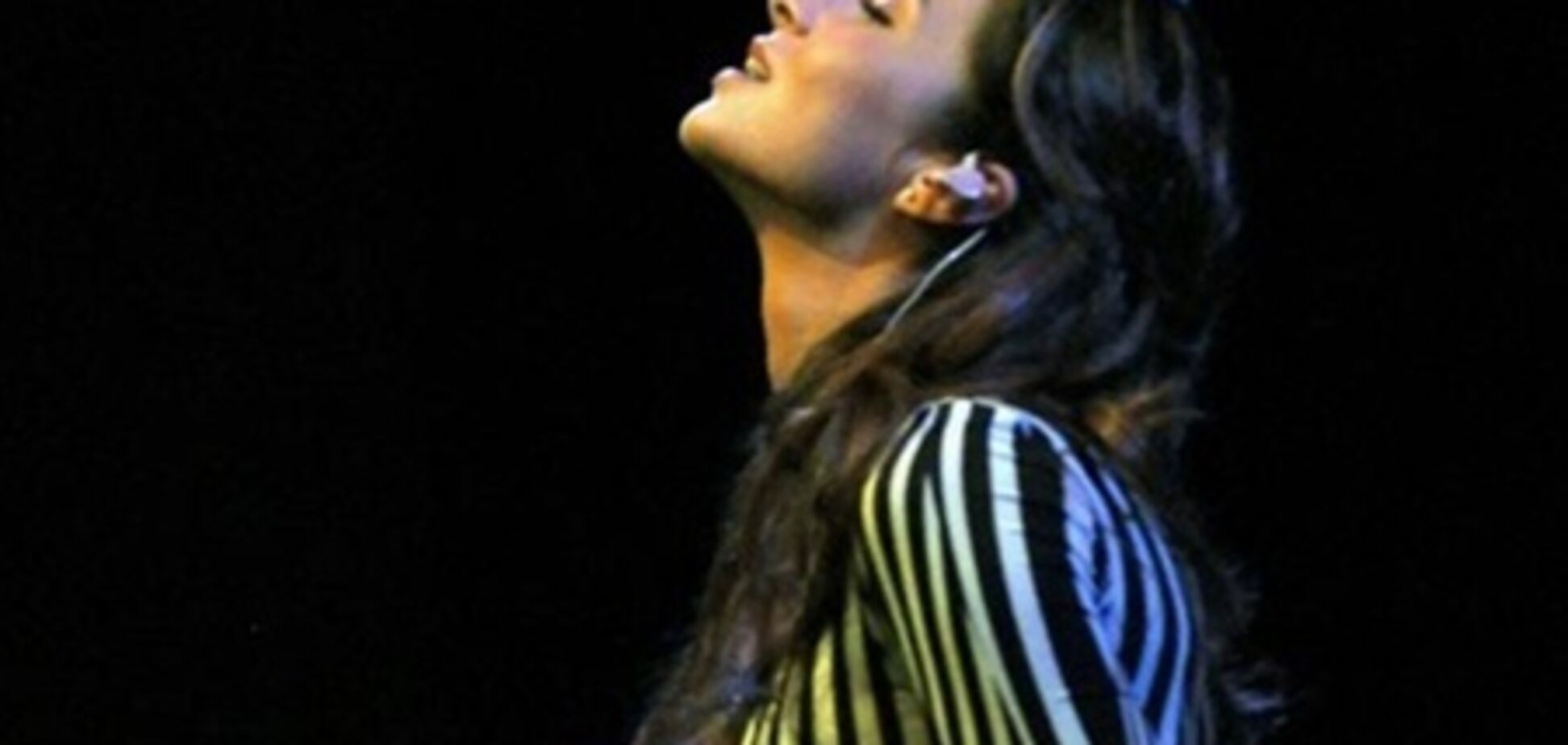 Злата Огневич встала на колени перед европейскими фанами