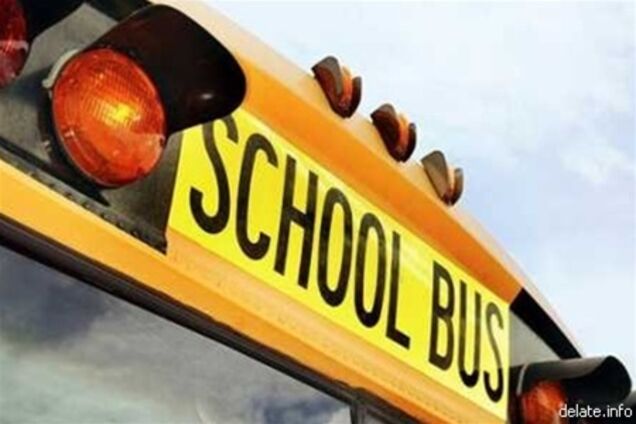 Школьный автобус попал в ДПТ в США: есть пострадавшие