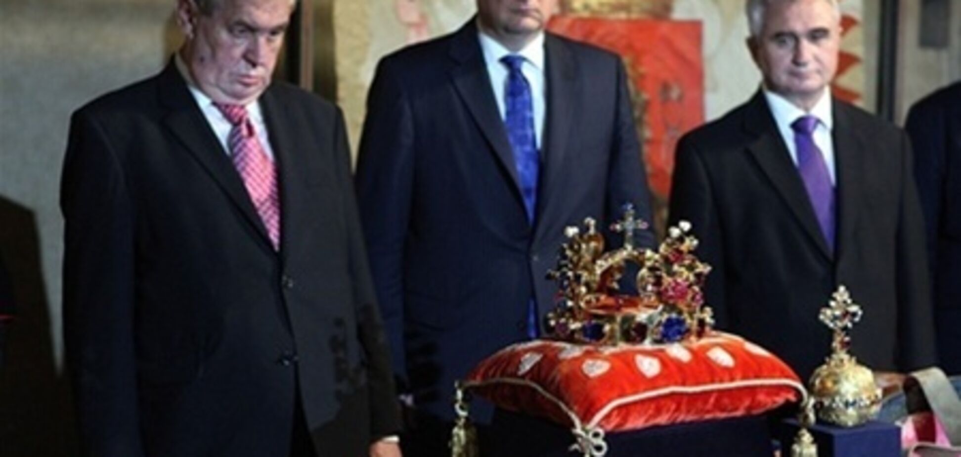 Глава Чехии явился нетрезвым на официальный прием?