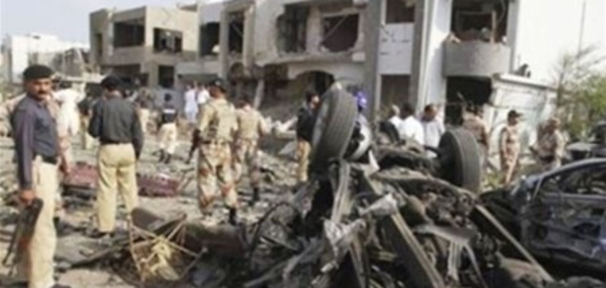 Число жертв взрыва в Пакистане возросло до 10 