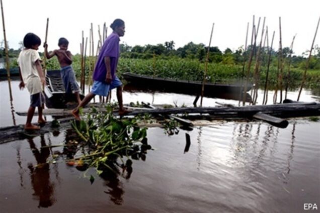 Наводнение в Индонезии: 30 тысяч человек остались без крова