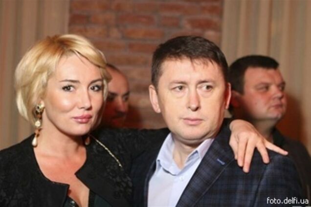 Беременная Розинская показала синяки от побоев. Видео