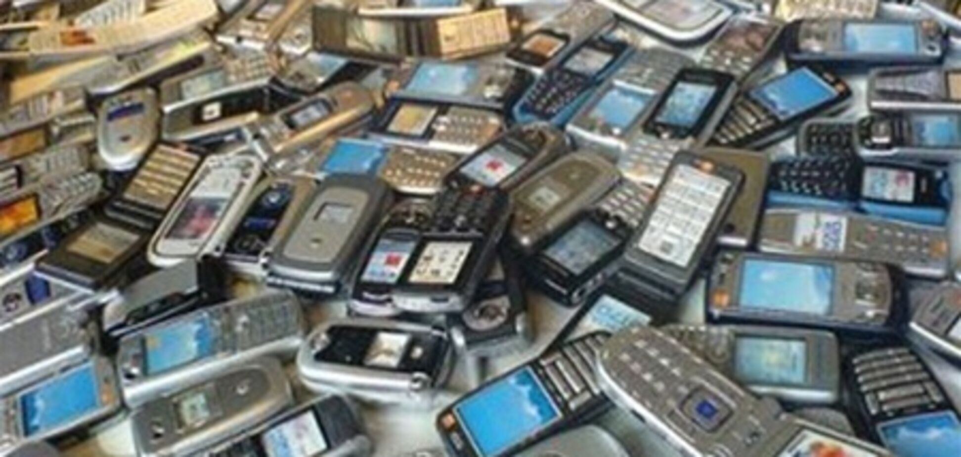 В Азербайджане запретили 'серые' мобильники