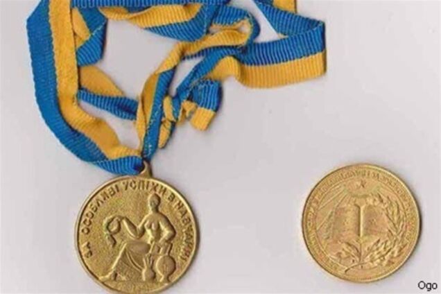 У шкільних медалях з'явиться золото