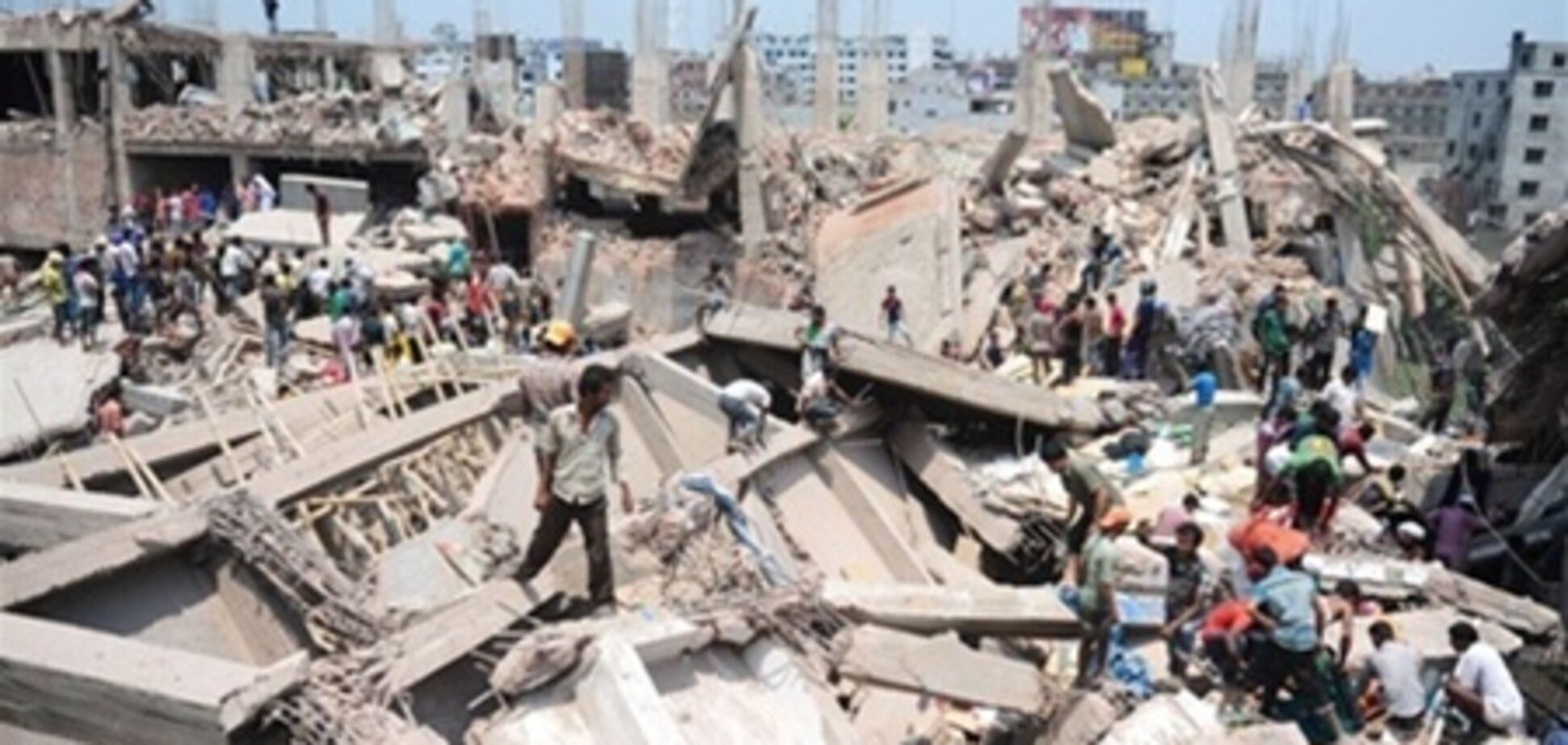 Спасательные работы в Бангладеш завершены: 1127 погибших