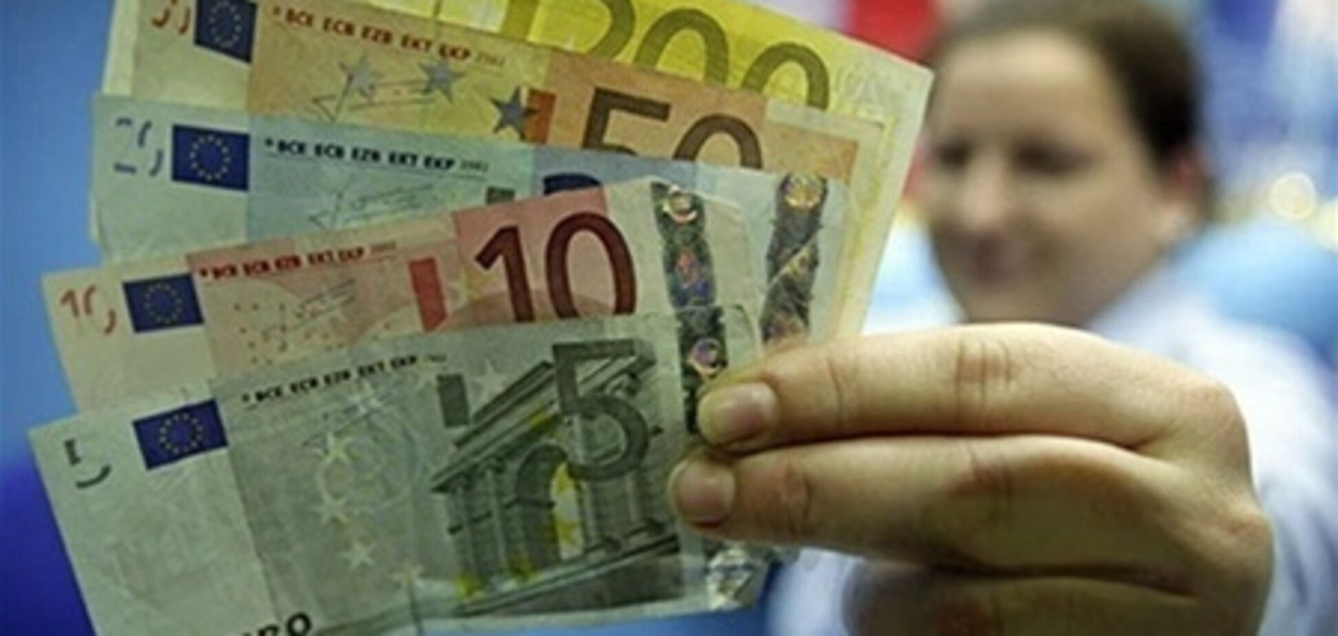 Евро упал на открытии межбанка, 13 мая 2013