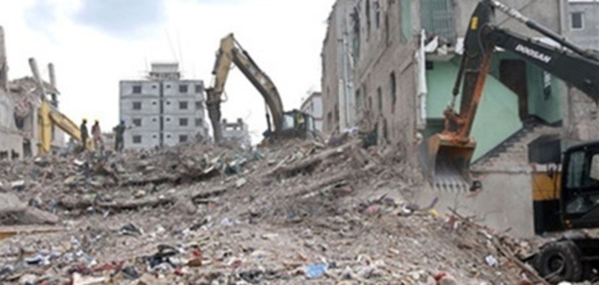 Бангладеш після трагедії підвищить зарплати робітникам швейних фабрик