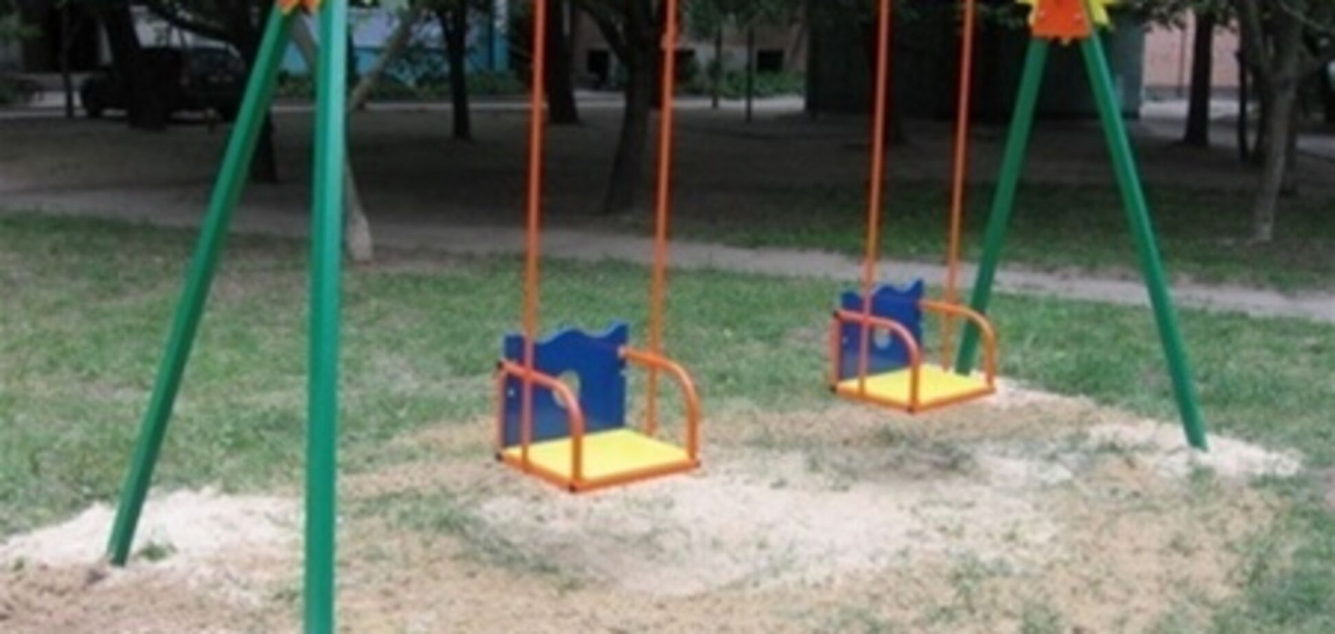 В Бердичеве на детской площадке погибла 7-летняя девочка