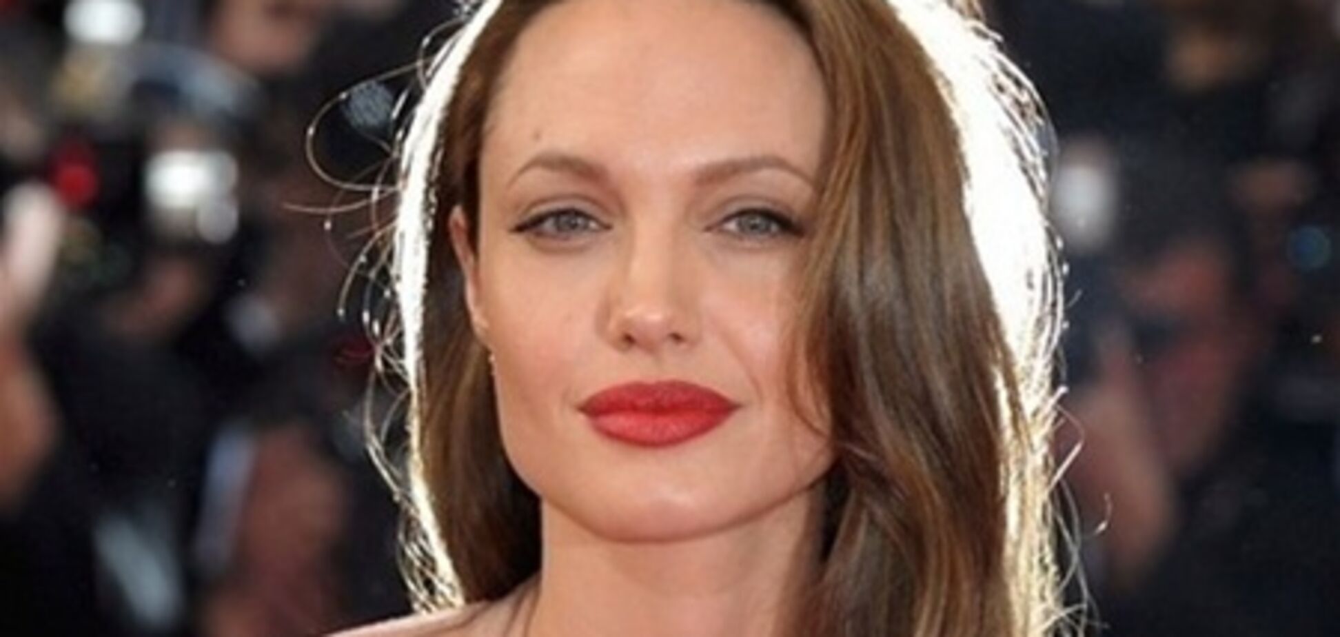 Анджелина Джоли удалила себе обе груди