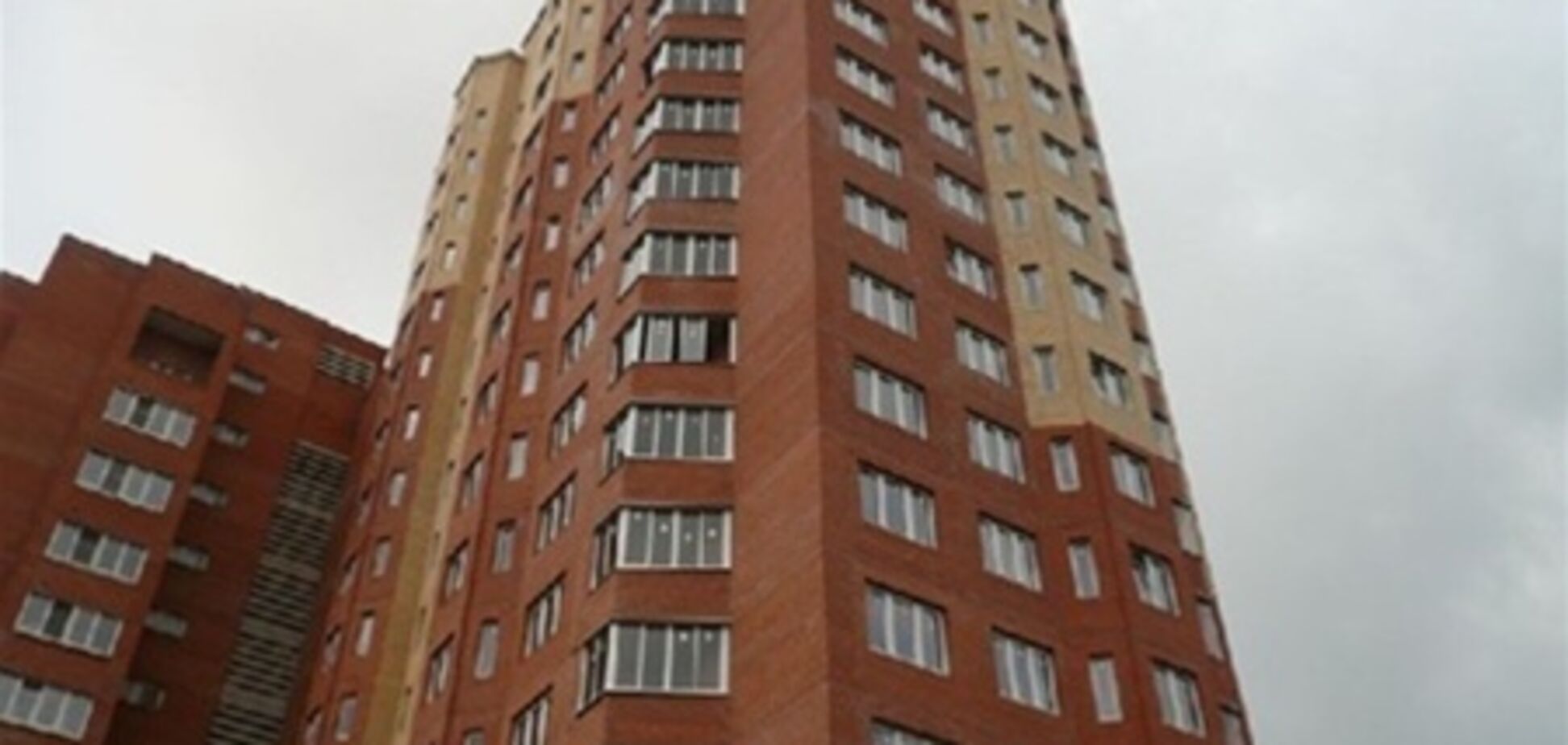 В России лишенный Интернета подросток выпрыгнул с 10 этажа и выжил