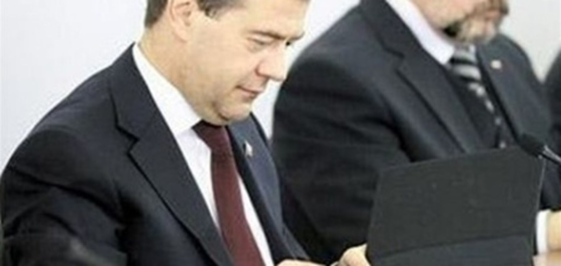 Медведев отказался от iPad