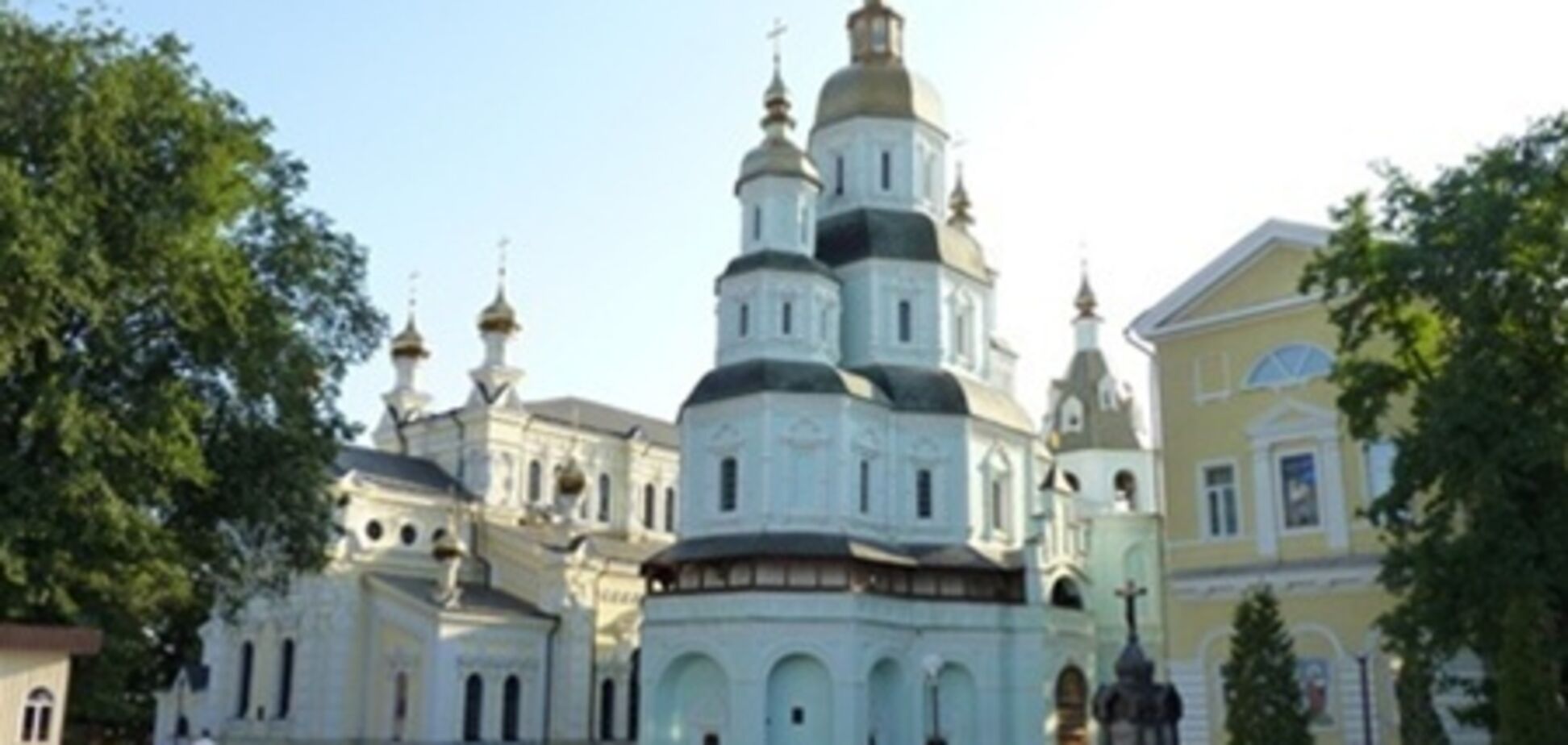 В Харькове люди прятались от буйного пьяного в храме