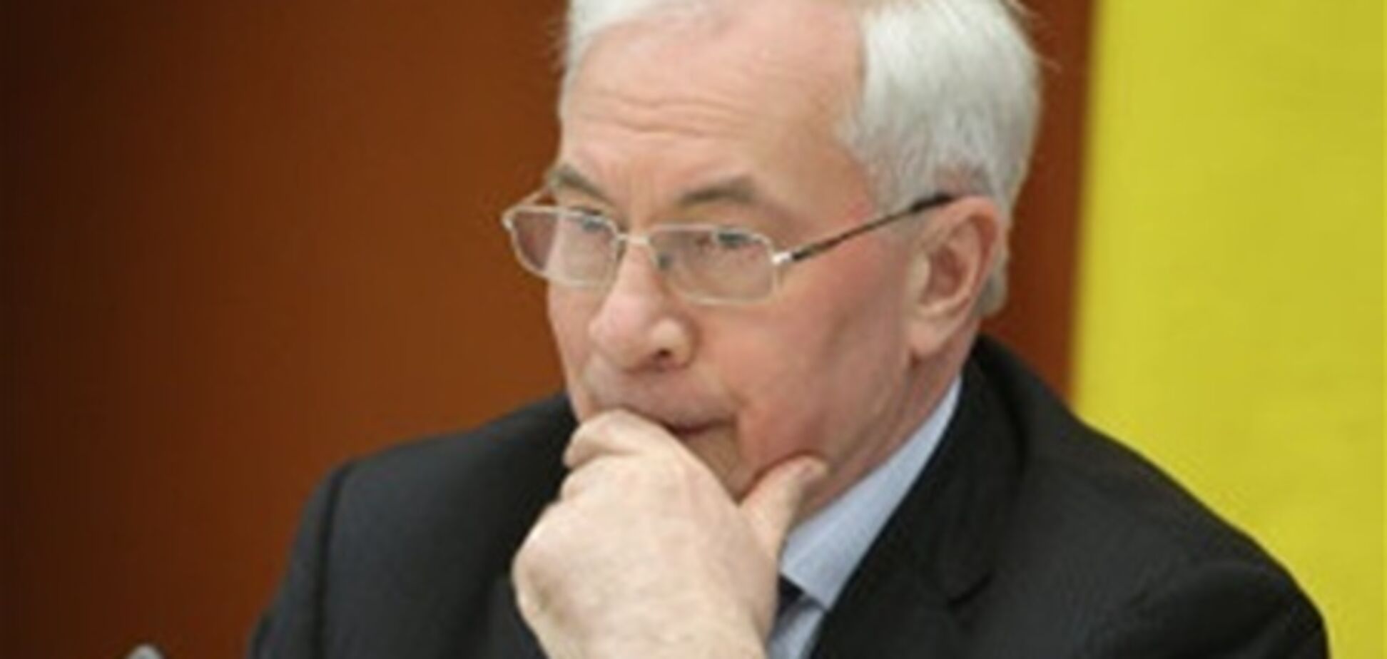 Азаров зацікавився дитячими майданчиками