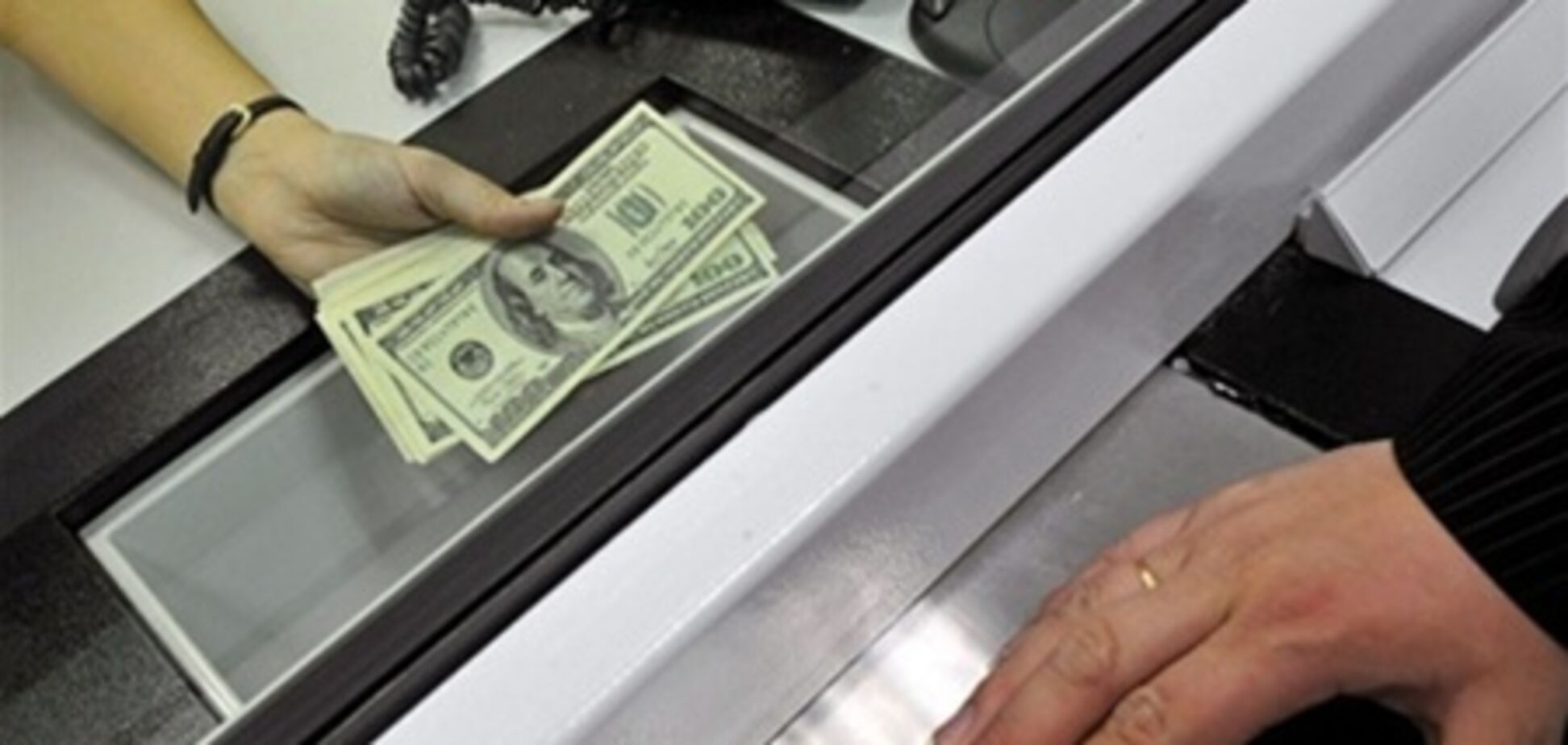 Експерт: рост объема переводов – показатель увеличении числа заробитчан