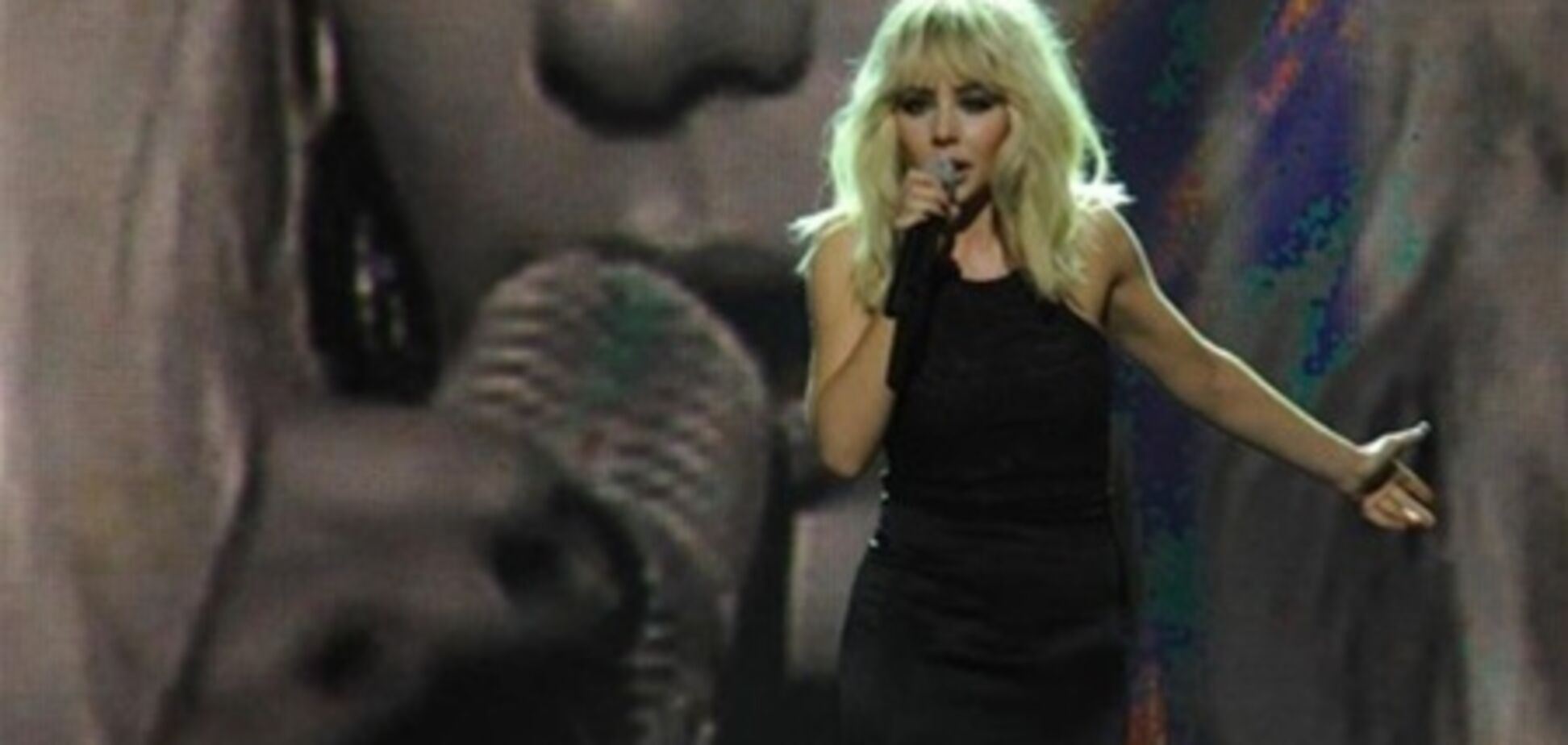 Тина Кароль выставила на продажу подаренный мужем дом