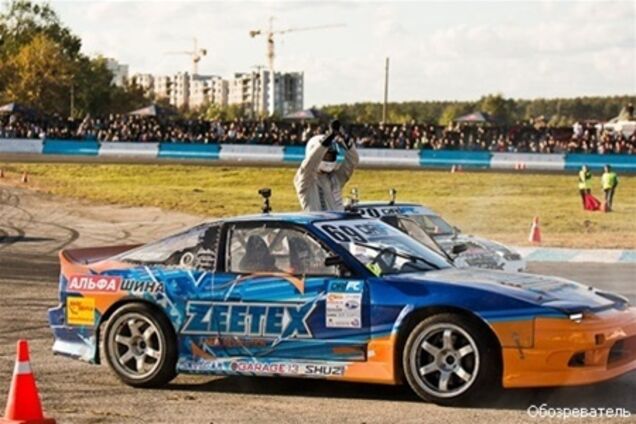 Віктор Янукович готується до дрифту у Києві