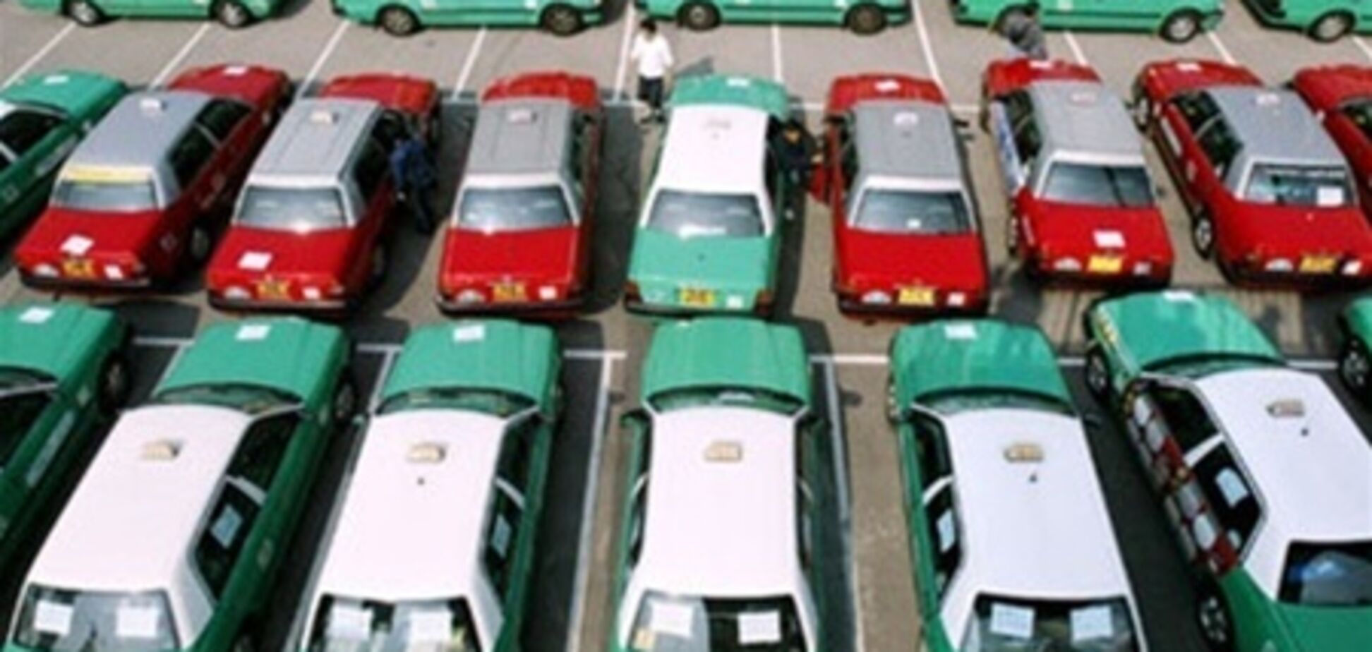 В Гонконге таксиста судили за удержанные с пассажира 50 центов