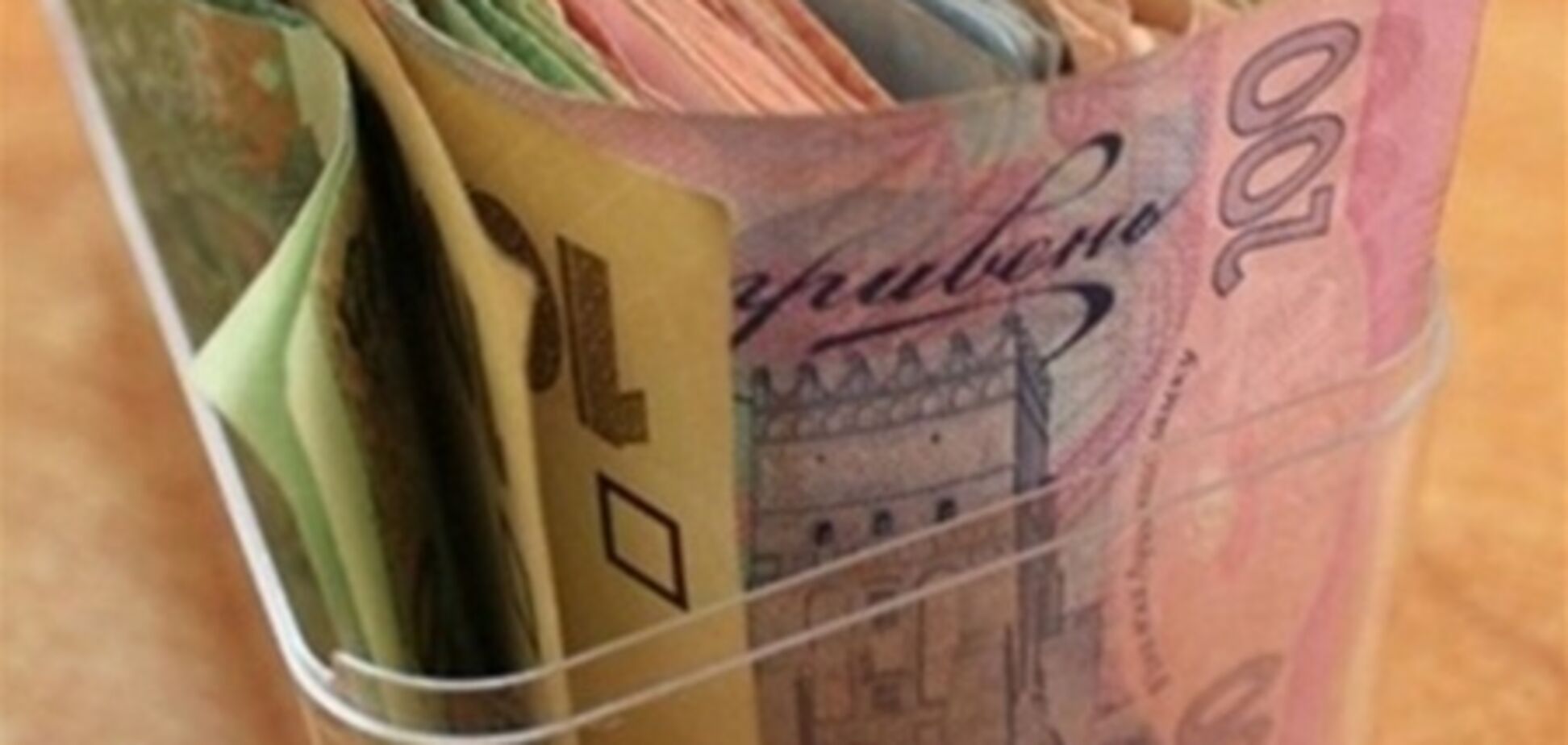 Межбанк открылся стабилизацией гривни, 17 мая 2013