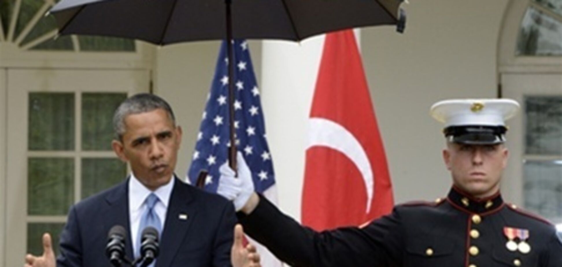 Обама нажил себе проблем из-за зонта
