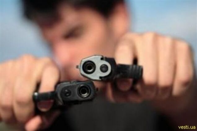 У Донецьку чоловік намагався розстріляти коханих з сигнальної зброї
