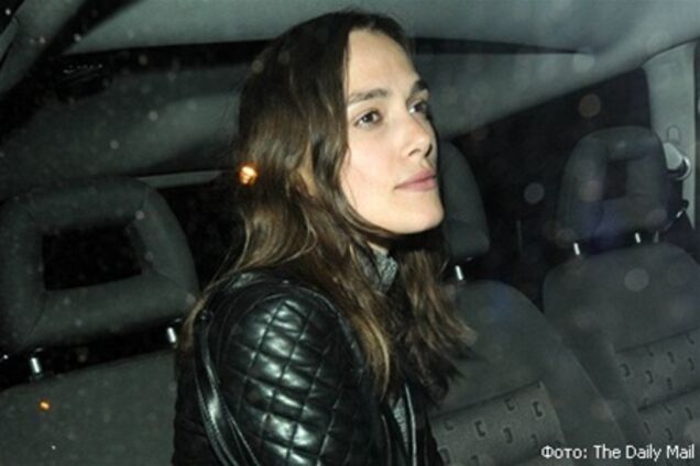 Кира Найтли показала свадебное кольцо