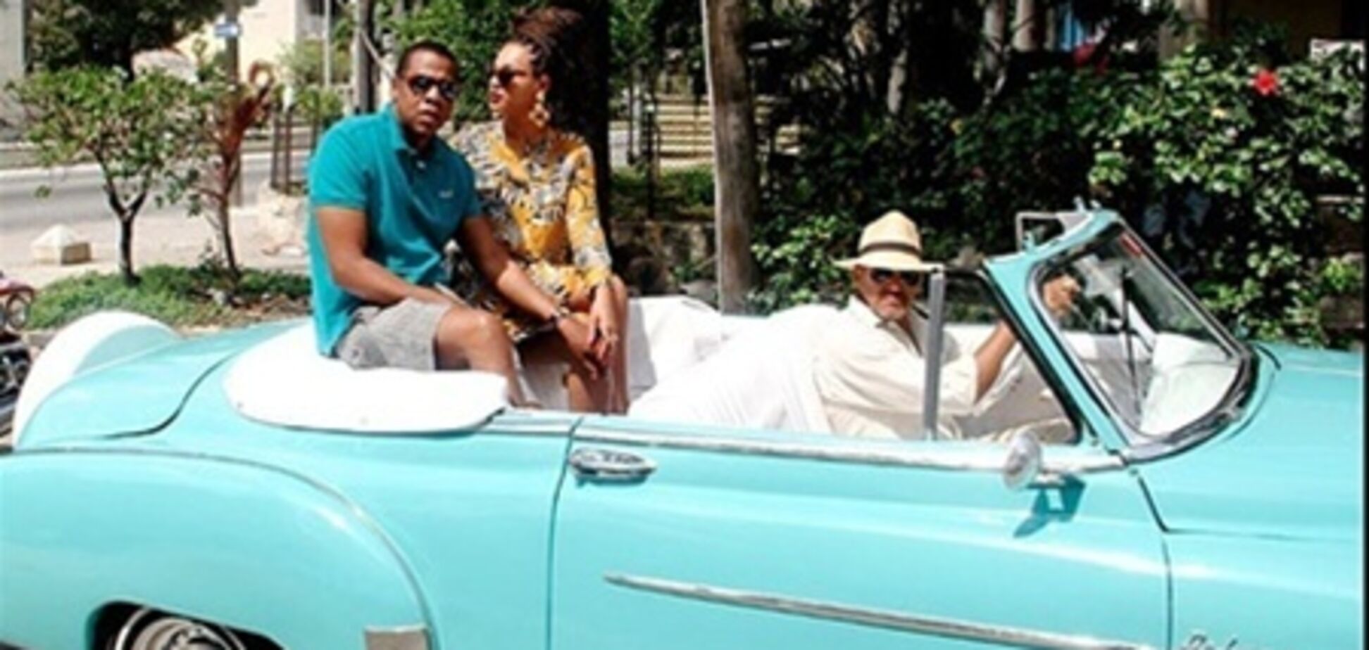 Бейонсе показала снимки из скандальной поездки