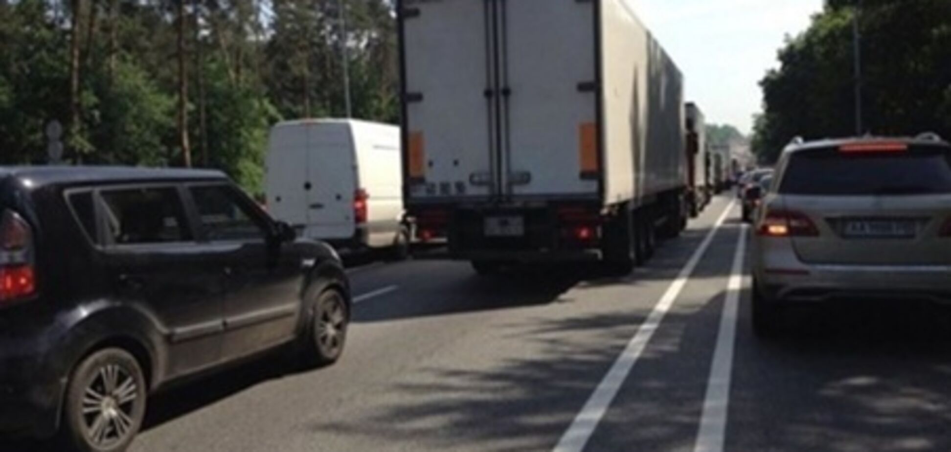 Житомирская трасса на въезде в Киев перекрыта