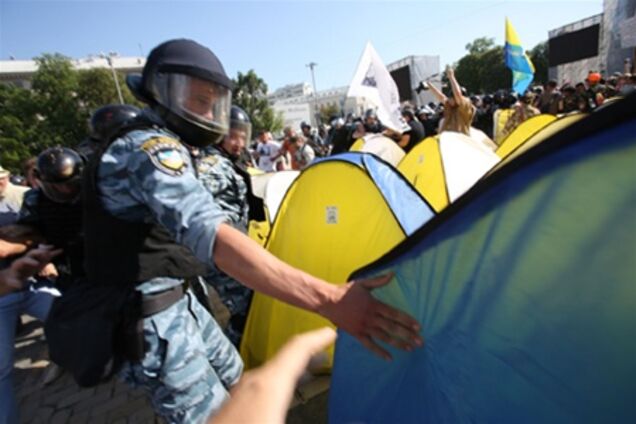 Задержанным в Киеве активистам предъявили обвинение