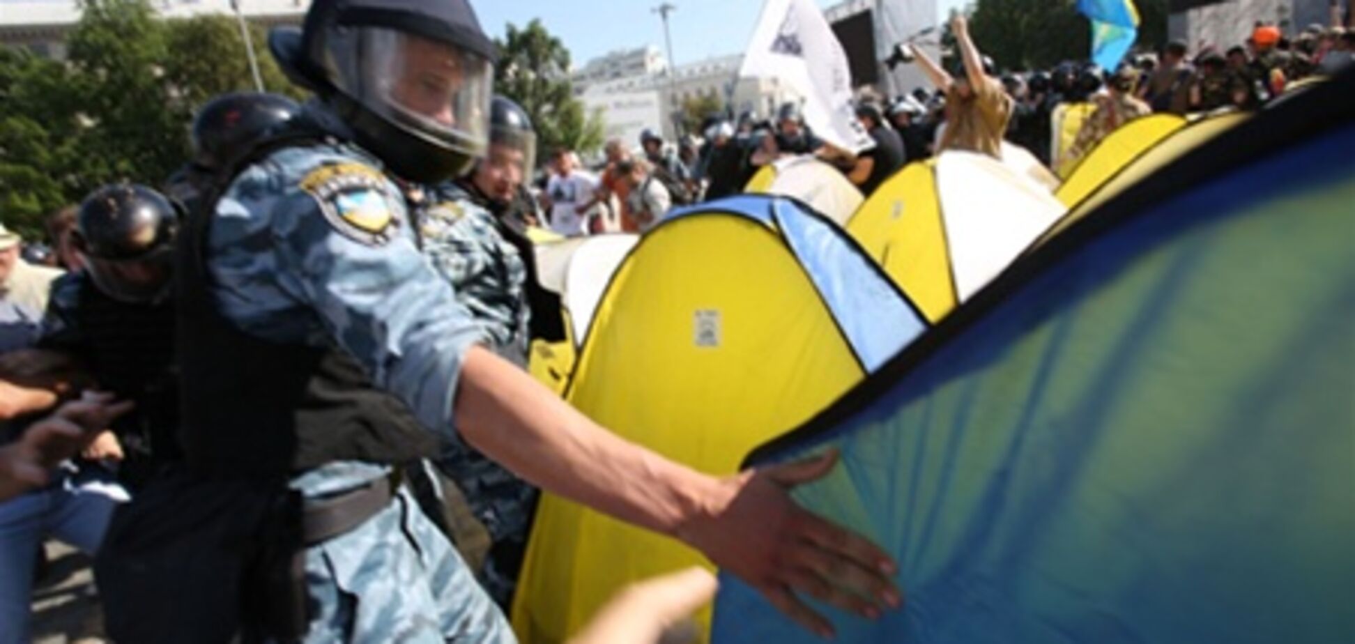 Задержанным в Киеве активистам предъявили обвинение