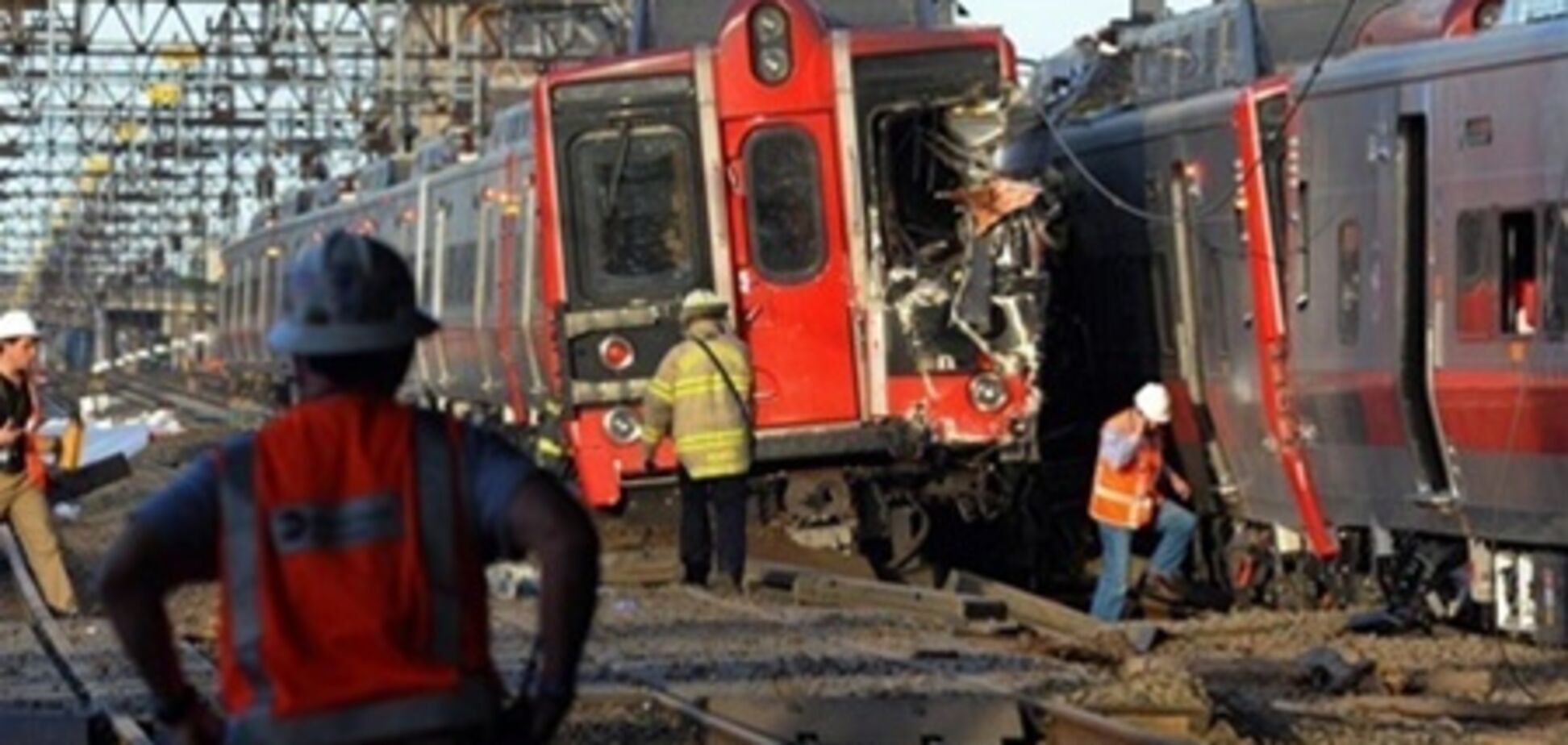 В США столкнулись два поезда: 60 пострадавших