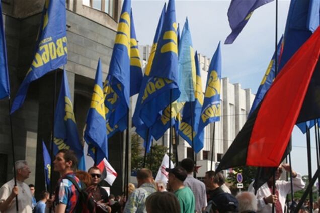 Оппозиция 'пригрозила' Януковичу единым кандидатом