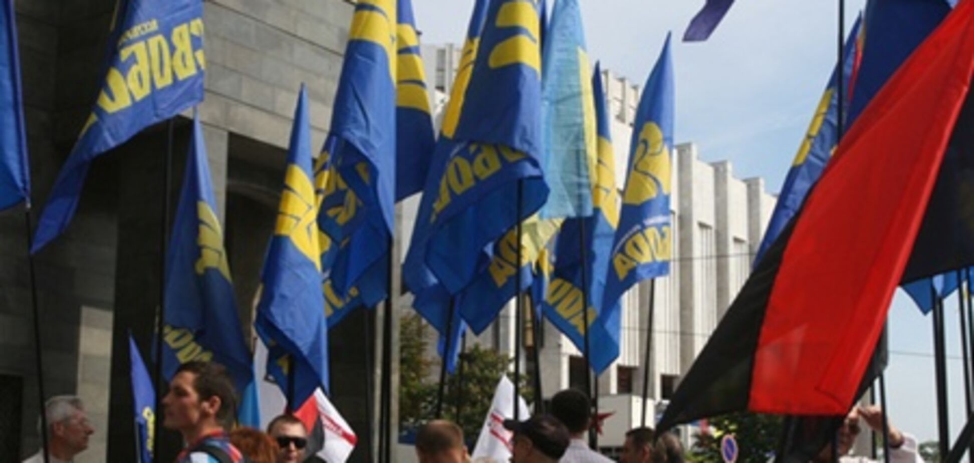 Опозиція 'пригрозила' Януковичу єдиним кандидатом