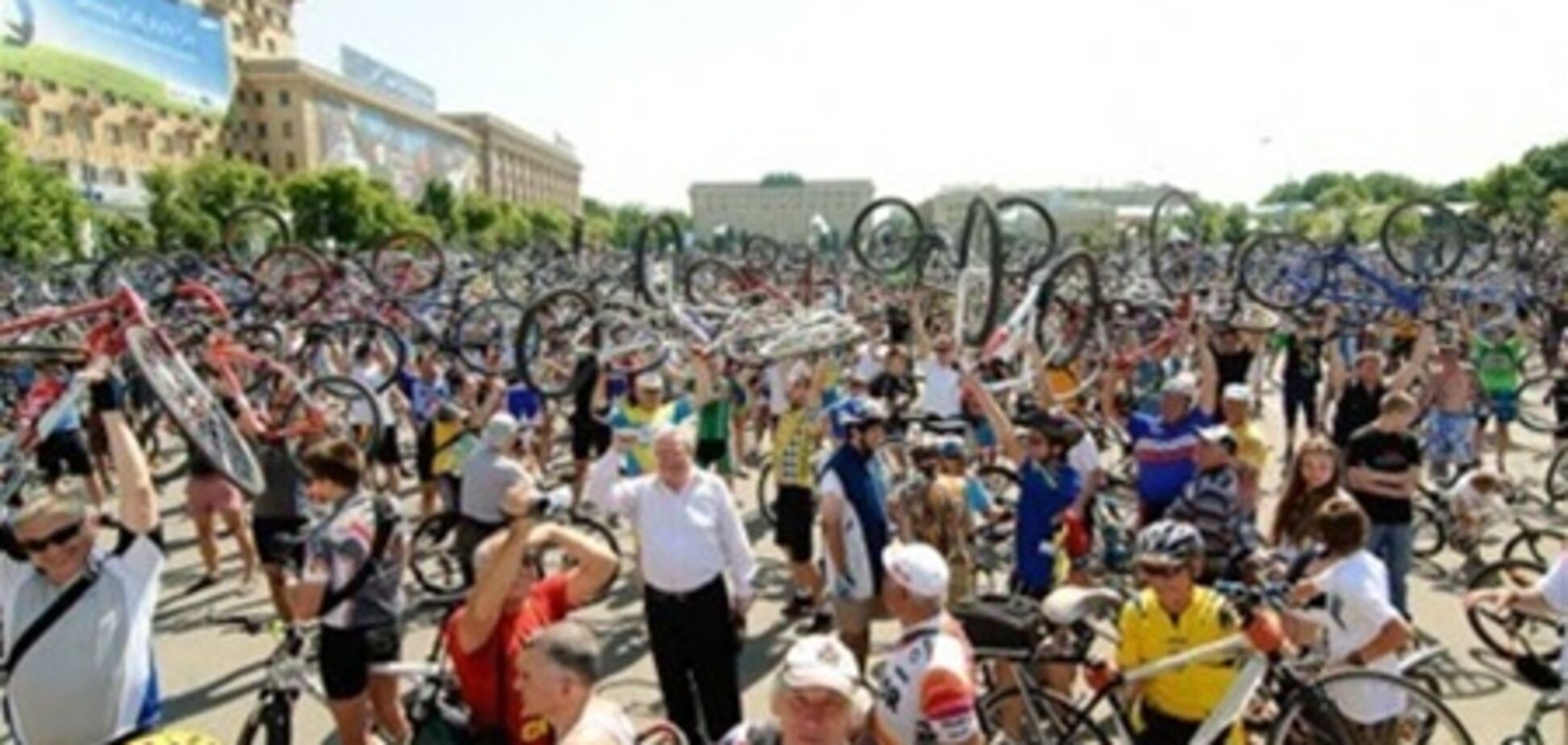 В центр Харькова съехались 6,5 тыс. велосипедистов