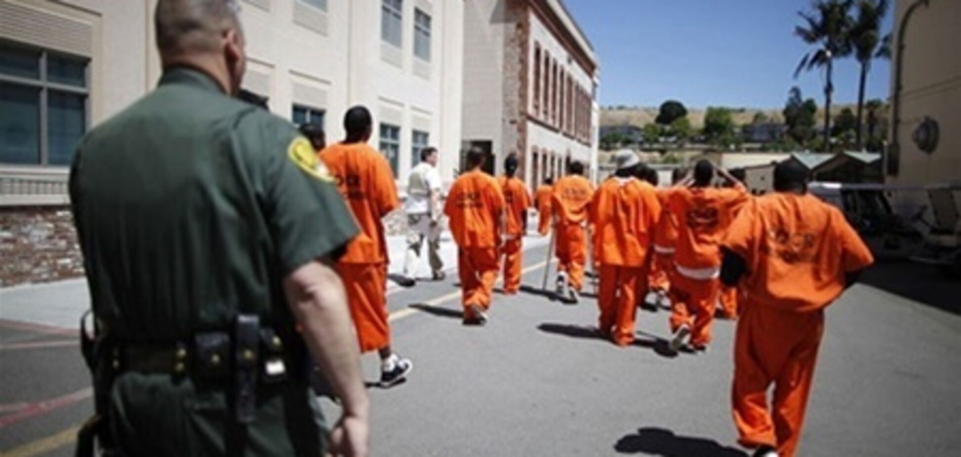 В Калифорнии тысячам заключенных угрожает опасная лихорадка