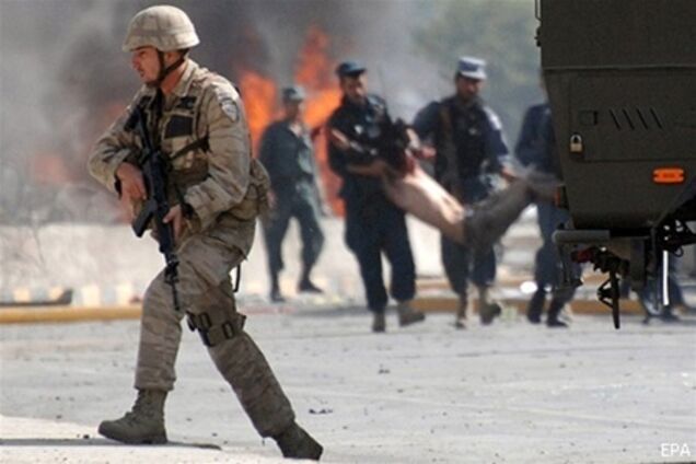 Талибы взорвали в Афганистане авто полиции: восемь жертв