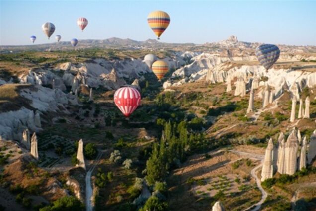 В Турции 25 туристов разбились на воздушном шаре