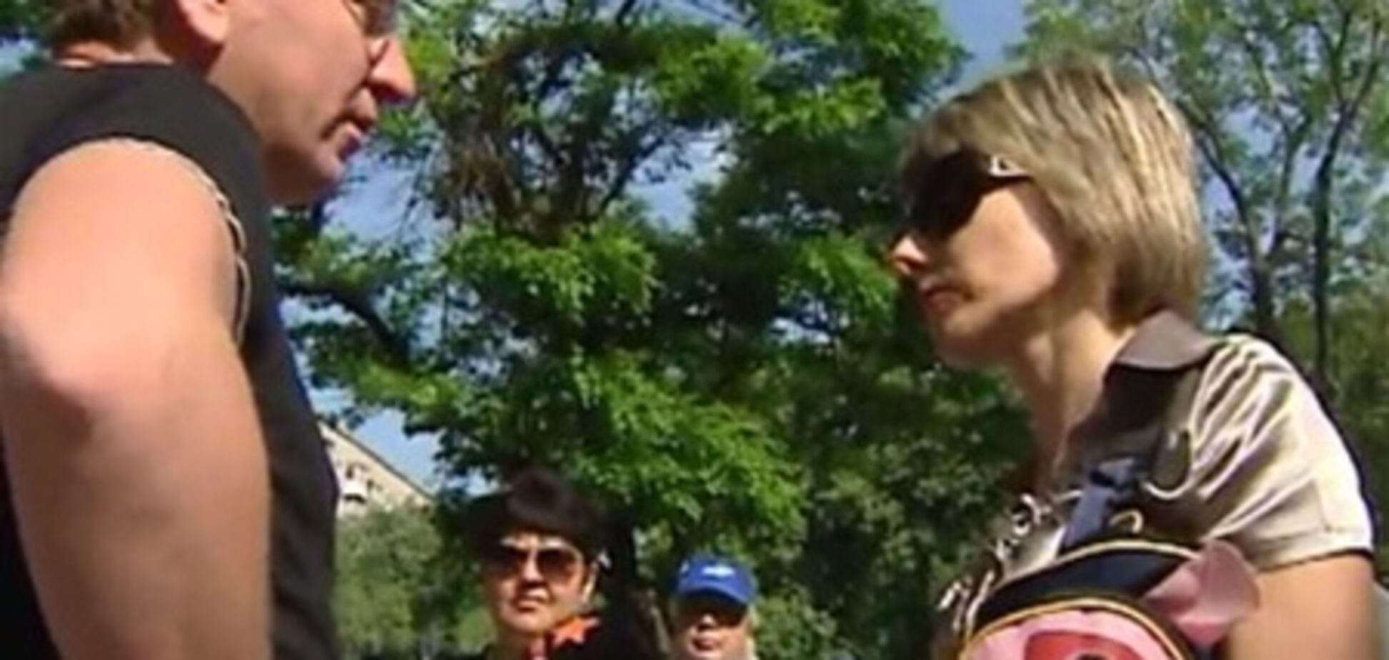 Дружина депутата від ПР забороняла журналістам знімати 'антифашистів'