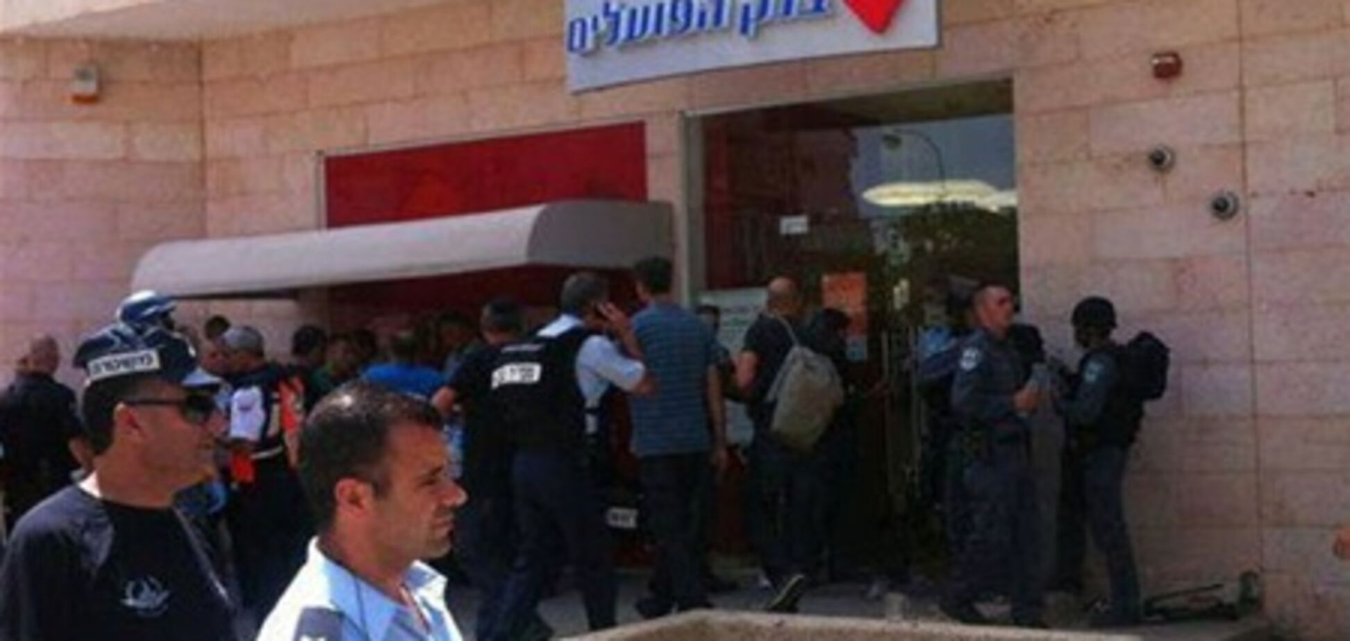 При нападі на банк в Ізраїлі загинуло чотири людини
