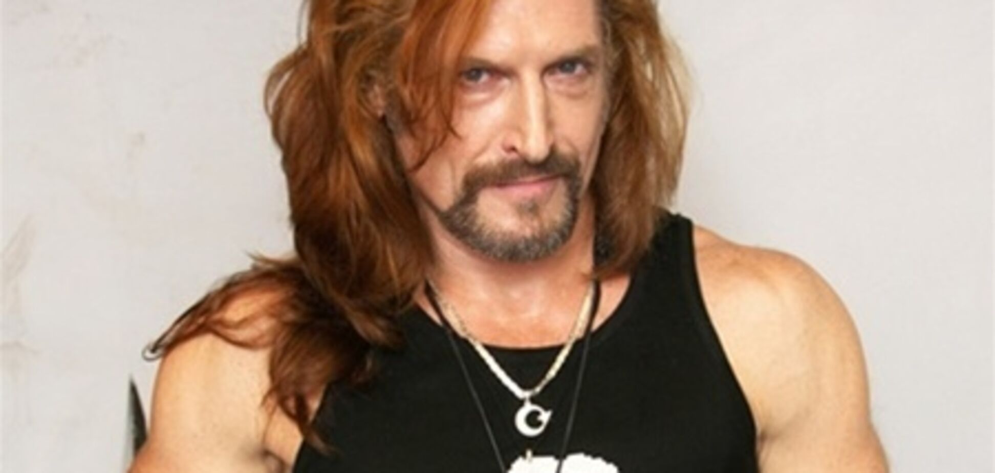 Джигурда в лифчике прогулялся по центру Москвы. Фото. Видео